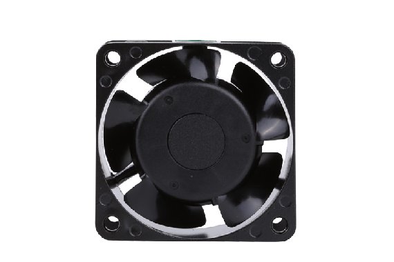 <b>光伏逆變器行業(yè)發(fā)展迅速，進一步拓寬三巨電機散熱風扇應用空間</b>